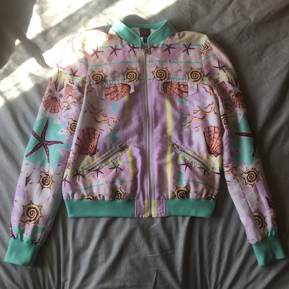 2B BeBe seashell beach jacket small